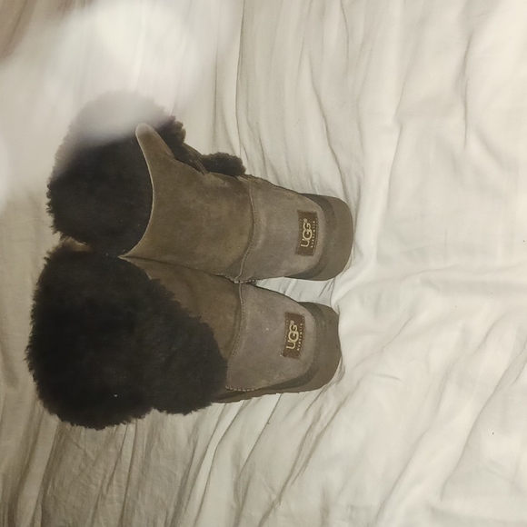 CHOCOLATE UGGS - Picture 4 of 7